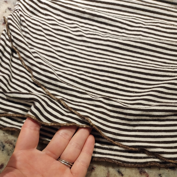 Francesca Frrante Overlaying Top with Ruching Sides Small - Picture 7 of 10